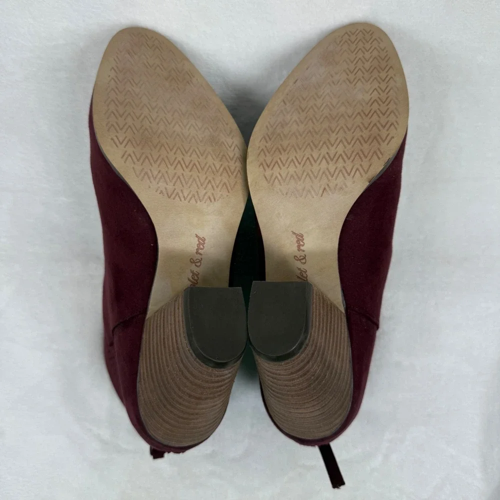 Violet & Red brand violet
